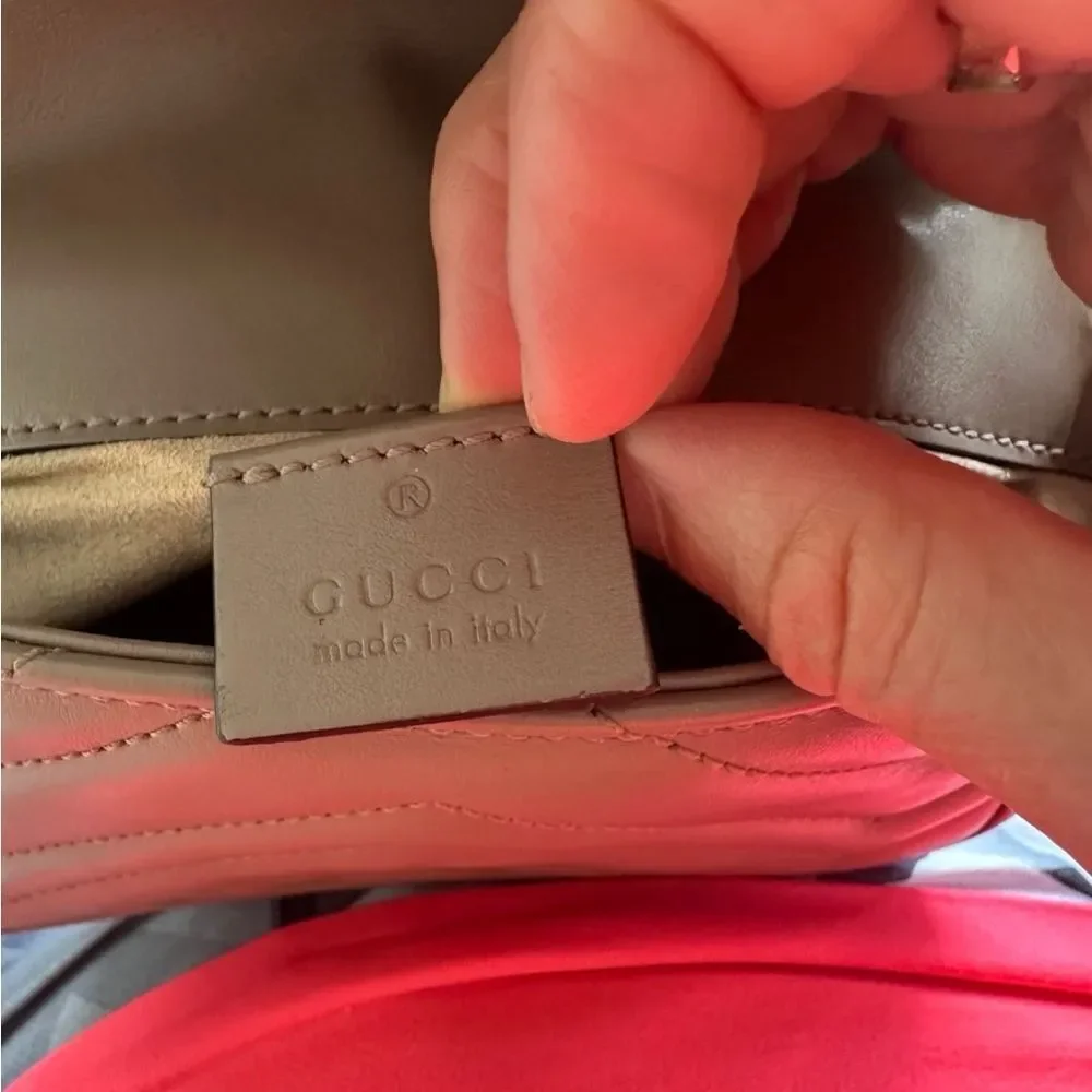 Gucci Marmont double G mini Beige Leather Crossbody Bag with Gold Chain - Picture 8 of 11